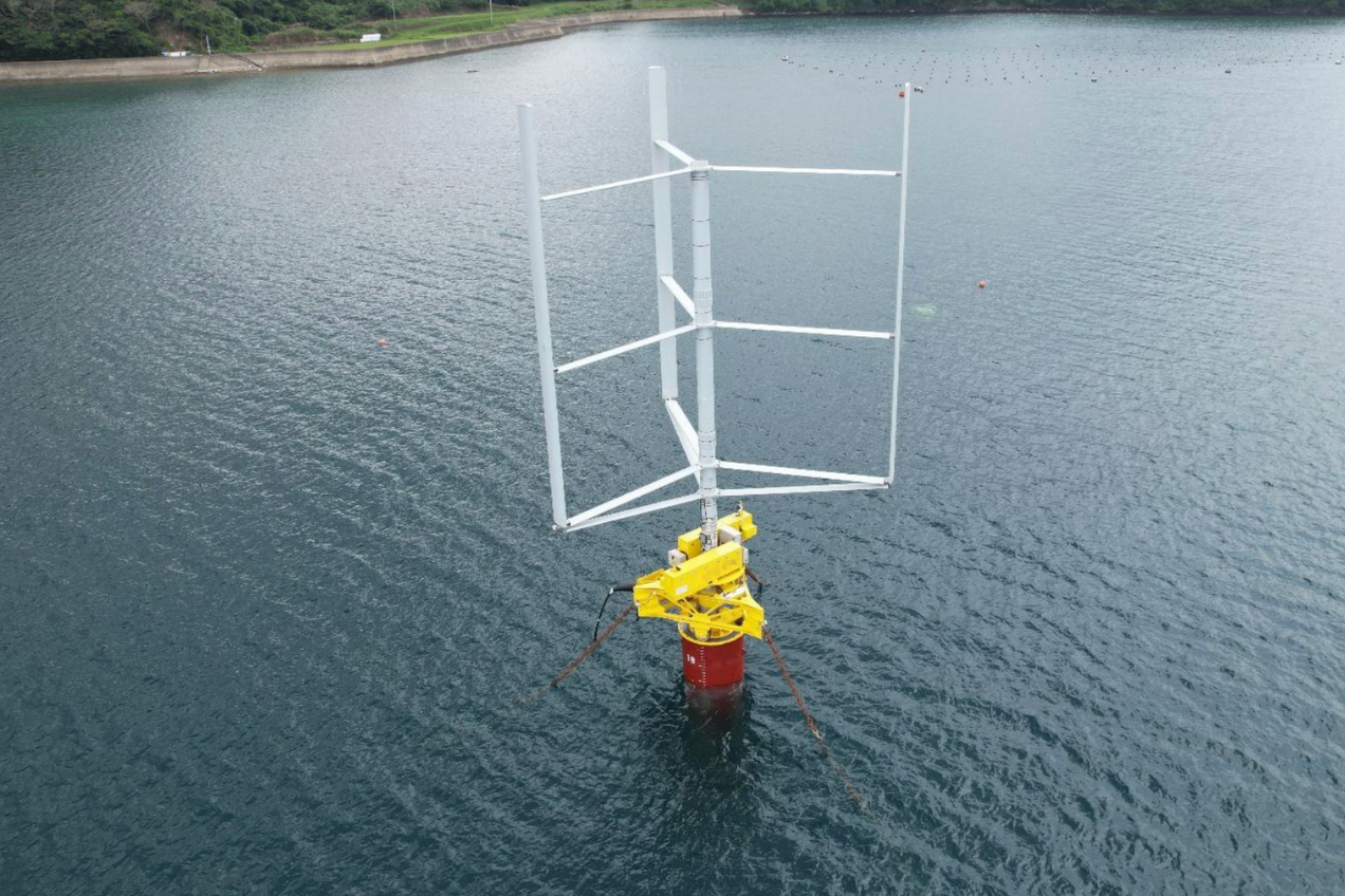 Redu&ccedil;&otilde;es dr&aacute;sticas nos custos de turbinas: Jap&atilde;o implanta prot&oacute;tipo e&oacute;lico flutuante de eixo vertical